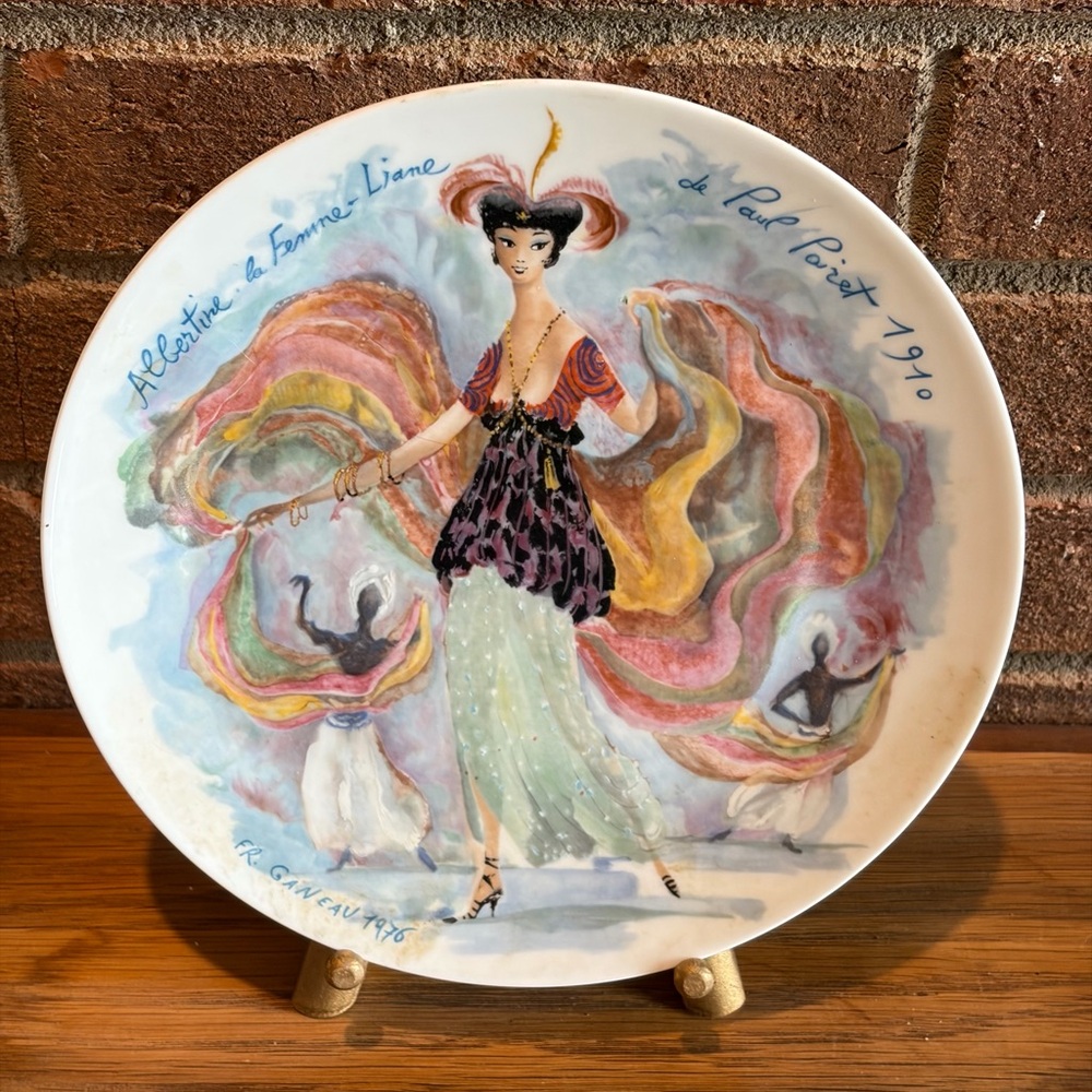 Porcelain Plate w/ Vibrant Colors. 1910 Albertine la Femme-Liane, de Paul Poiret